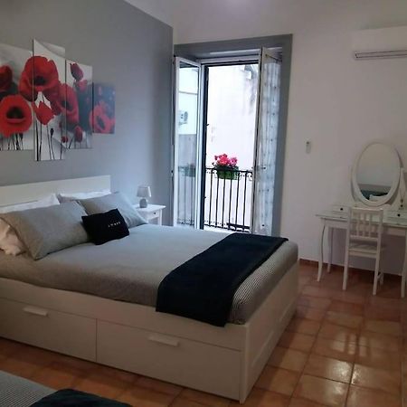 Casa Vacanza Sole Di Sicilia Palermo Bagian luar foto