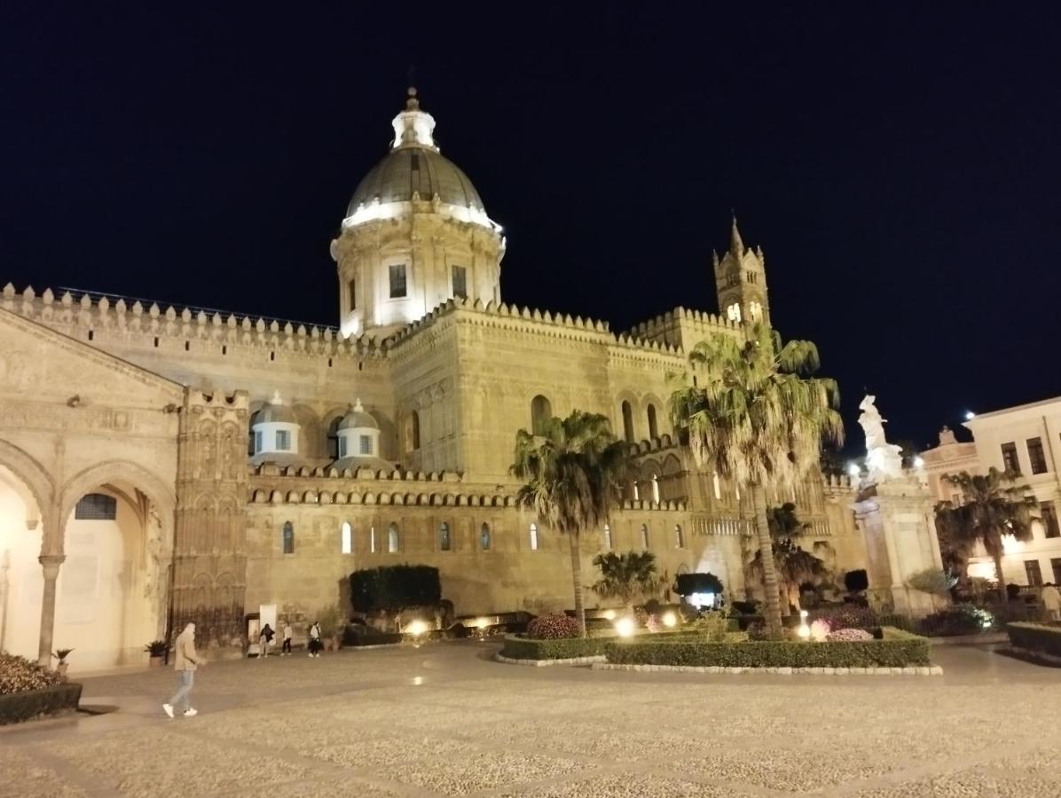 Casa Vacanza Sole Di Sicilia Palermo Bagian luar foto